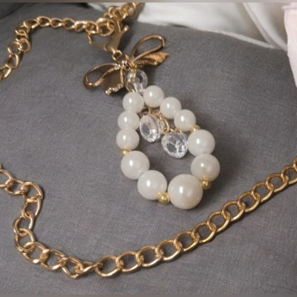 White Sparkle Crossbody. Includes Faux Pearl Bag Charm. NWOT - Picture 2 of 3